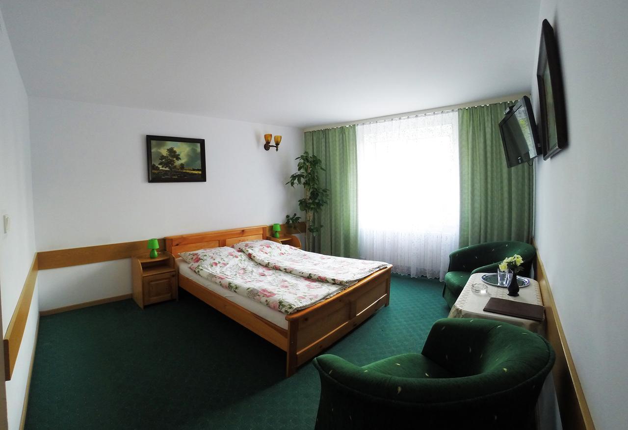 Hotel Kot Siestrzen Екстер'єр фото