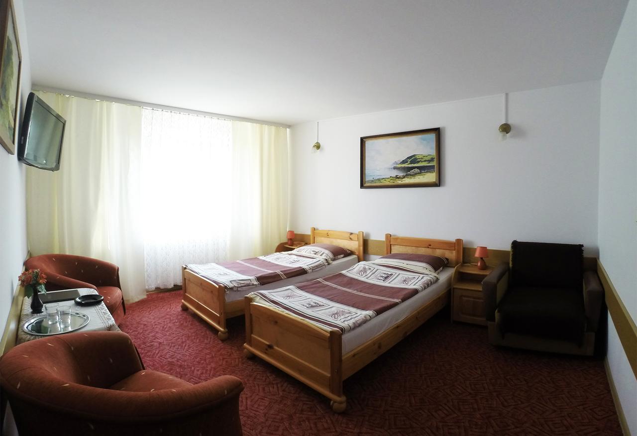 Hotel Kot Siestrzen Екстер'єр фото